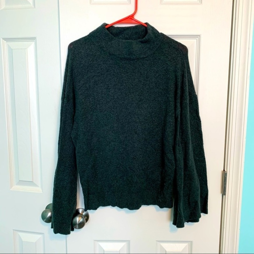 BP size small deep green sweater bell style sleeves